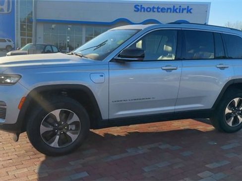 Used 2022 Jeep Grand Cherokee Limited 4xe image 7