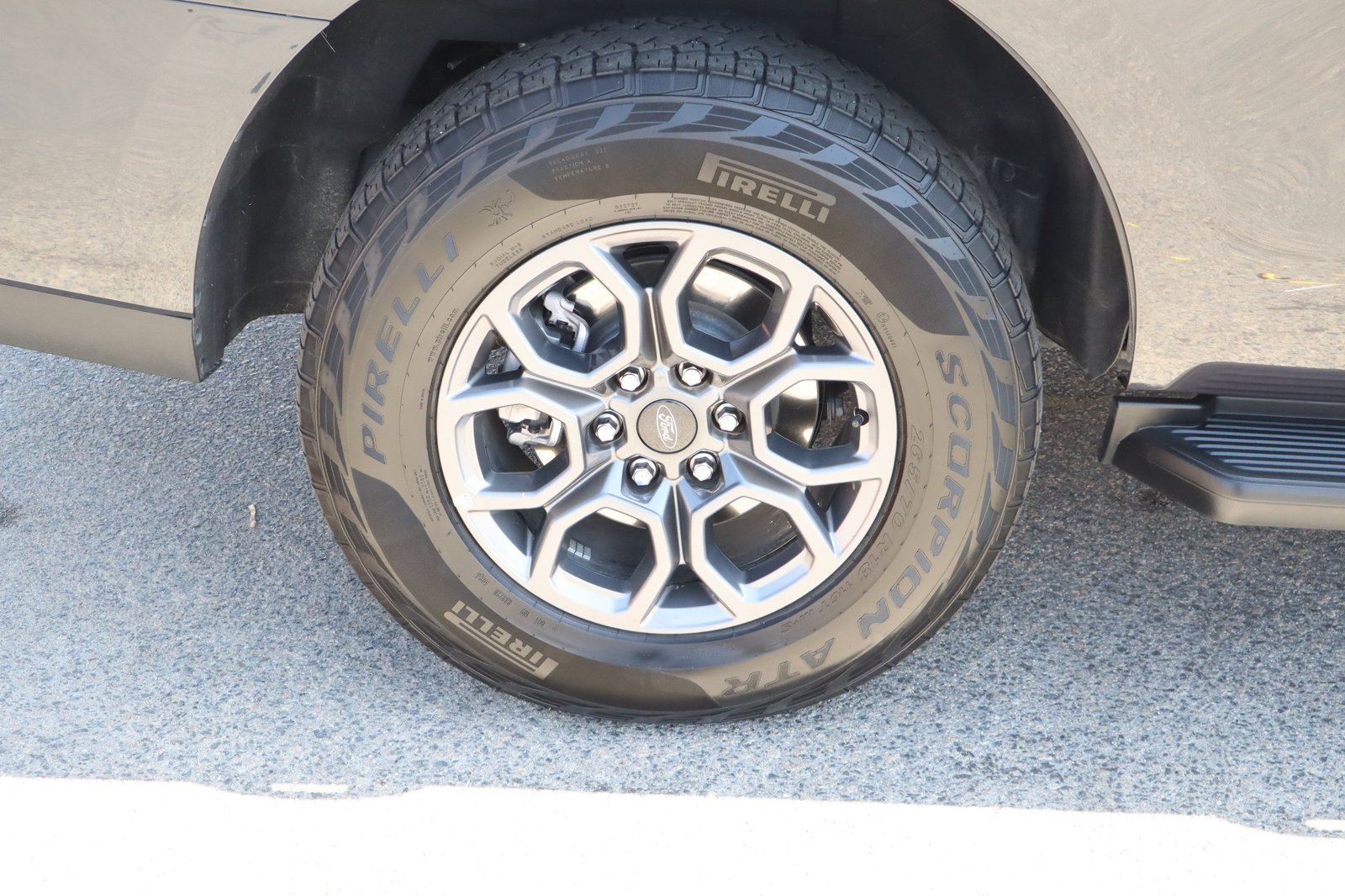 Used 2025 Ford Expedition Active RWD image 11