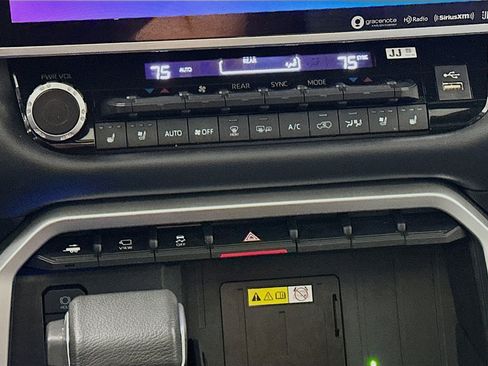 Used 2023 Toyota Sequoia Platinum image 21