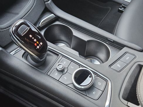 New 2025 Cadillac XT5 Luxury image 21