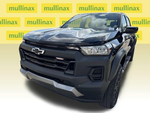 Used 2023 Chevrolet Colorado Trail Boss AWD/4WD image 10