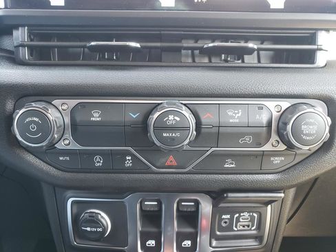New 2026 Jeep Wrangler Sport AWD/4WD image 18