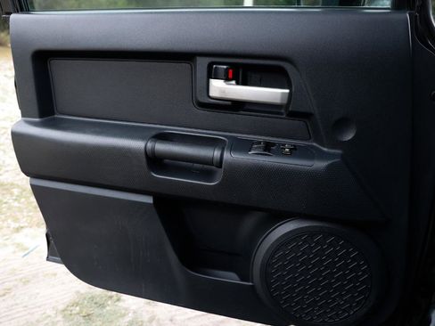 Used 2008 Toyota FJ Cruiser 4WD image 35