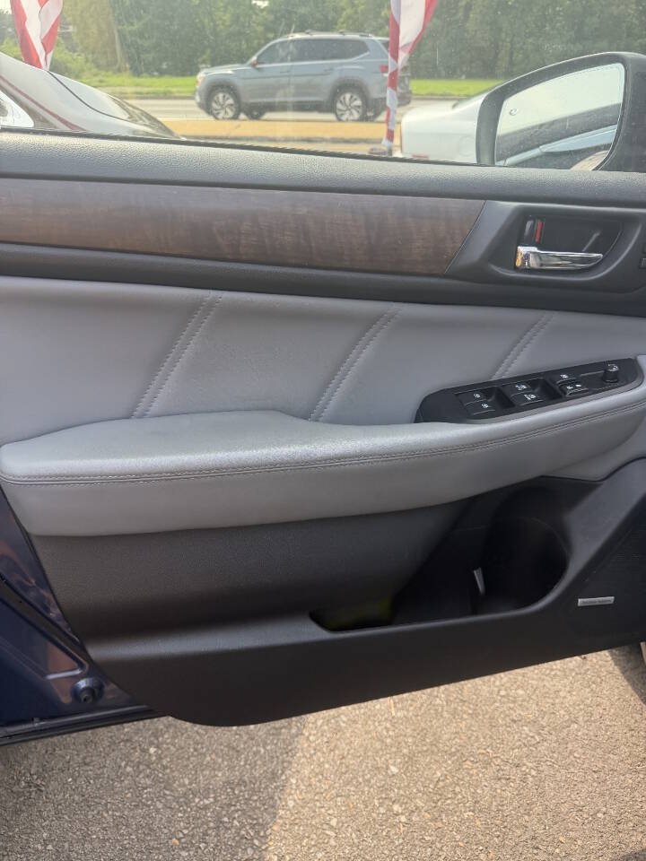 Used 2019 Subaru Outback 2.5i Limited w/ Popular Package #2 AWD/4WD image 4