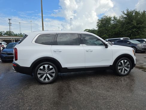 Used 2022 Kia Telluride S FWD image 9