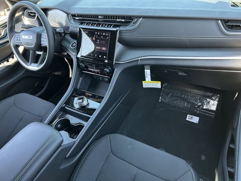 New 2026 Jeep Grand Cherokee Laredo X image 10