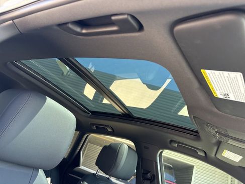 Used 2025 Audi Q3 2.0T Premium w/ Convenience Package image 18