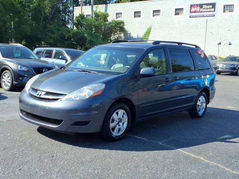Used 2008 Toyota Sienna XLE FWD image 8