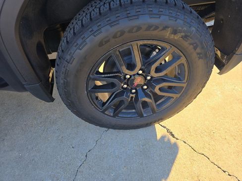 New 2026 GMC Sierra 1500 Elevation image 12