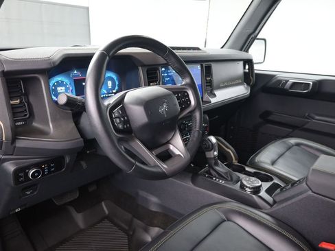 Certified 2025 Ford Bronco Badlands AWD/4WD image 13
