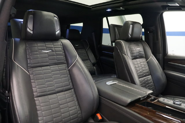 Used 2023 Cadillac Escalade Premium Luxury Platinum AWD/4WD image 18