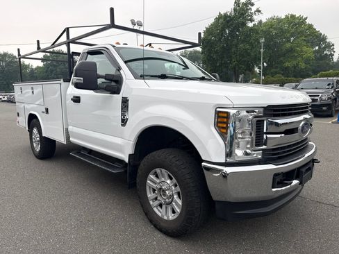Used 2018 Ford F350 XLT w/ XLT Value Package AWD/4WD image 3