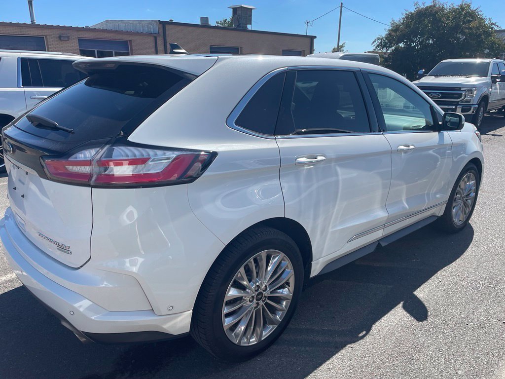 Used 2020 Ford Edge Titanium w/ Equipment Group 301A FWD image 4