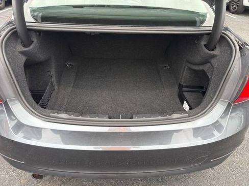 Used 2018 BMW 320i xDrive Sedan AWD/4WD image 14