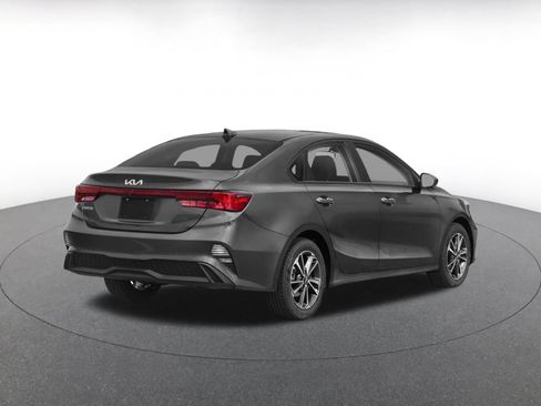Used 2023 Kia Forte LXS FWD image 2