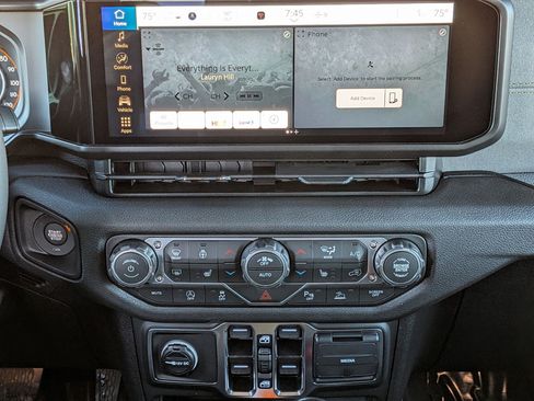 New 2026 Jeep Gladiator Sport image 30