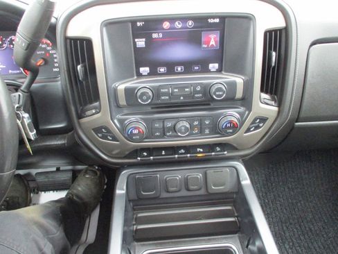 Used 2015 GMC Sierra 2500 Denali w/ Suspension Package, Off-Road image 32