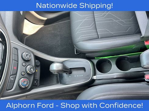 Used 2022 Chevrolet Trax LT w/ LT Convenience Package AWD/4WD image 19
