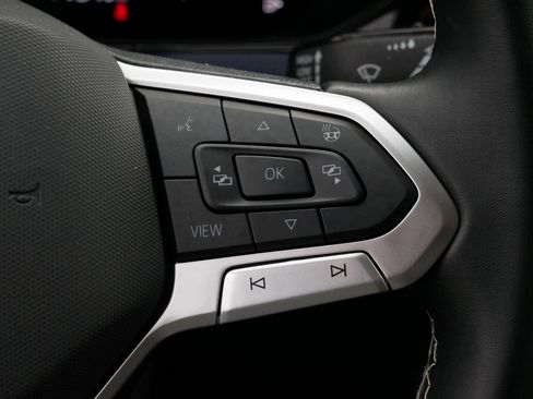 Certified 2024 Volkswagen Taos SE w/ Panoramic Sunroof Package image 25