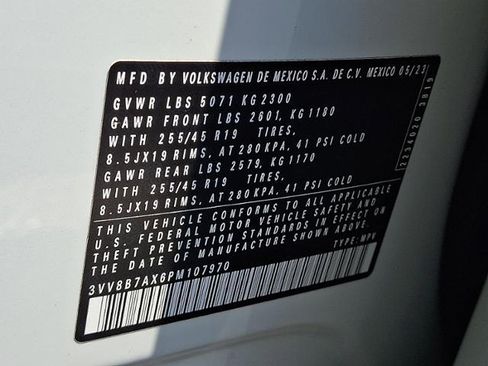 Used 2023 Volkswagen Tiguan SE R-Line AWD/4WD image 26