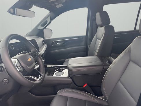 Used 2025 Chevrolet Tahoe Premier image 11