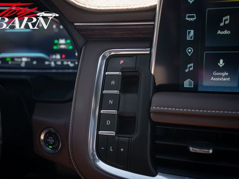 Used 2023 Chevrolet Suburban High Country AWD/4WD image 33