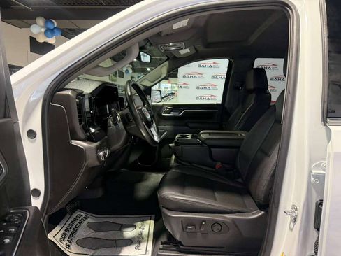 Used 2025 GMC Sierra 1500 SLT image 31