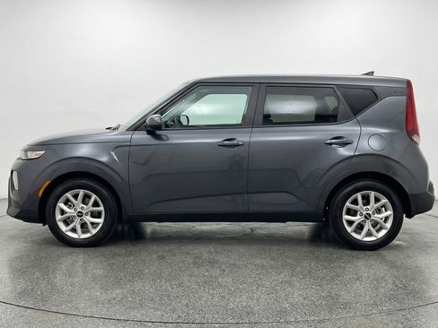 Used 2025 Kia Soul LX w/ LX Technology Package image 5