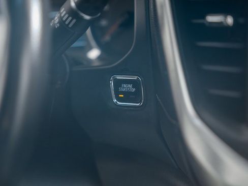 Used 2019 GMC Acadia SLT image 29