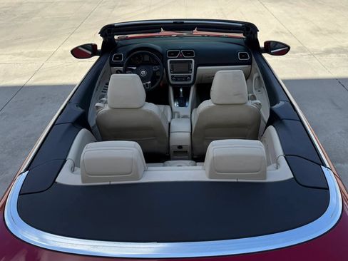 Used 2012 Volkswagen Eos Komfort FWD image 17