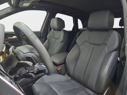 Used 2024 Audi Q5 e Premium Plus w/ Premium Plus Package image 16