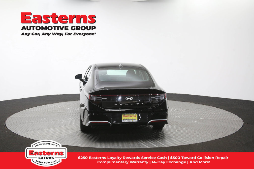 Used 2025 Hyundai Sonata SEL FWD image 40