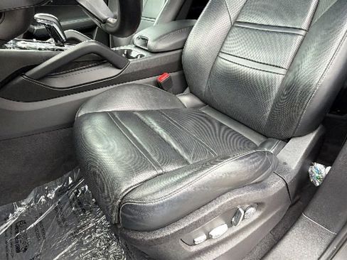Used 2021 Porsche Cayenne E-Hybrid AWD/4WD image 19