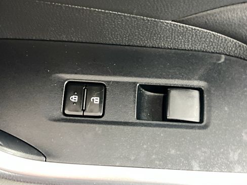 Used 2019 Toyota RAV4 XLE FWD image 30