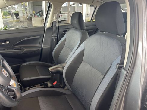 Used 2025 Nissan Versa SV FWD image 27
