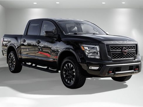 Used 2023 Nissan Titan PRO-4X w/ Off Road Protection Package image 5