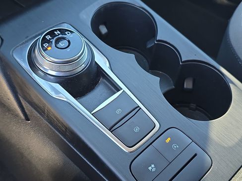 Used 2020 Ford Escape SE image 21