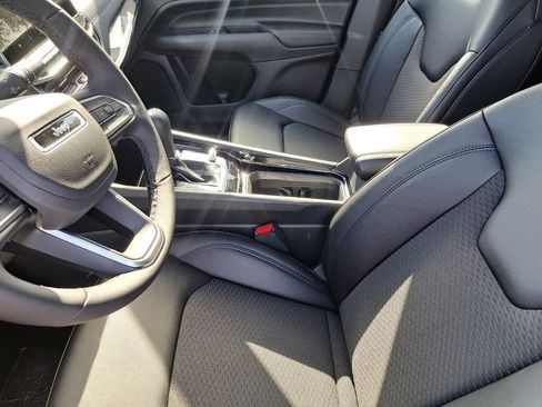 New 2026 Jeep Compass Latitude image 19