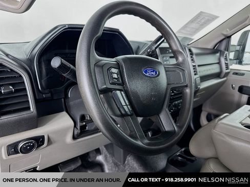 Used 2017 Ford F250 XL w/ Power Equipment Group AWD/4WD image 9