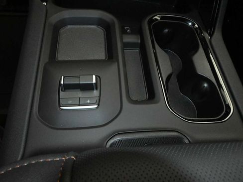 New 2026 GMC Sierra 2500 AT4 w/ AT4 Premium Plus Package AWD/4WD image 15