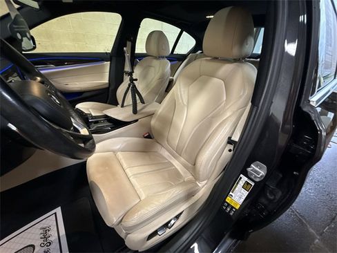 Used 2018 BMW 540i xDrive image 11