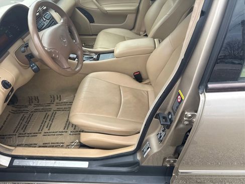 Used 2001 Mercedes-Benz C 320 Sedan image 10