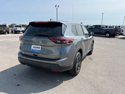 Used 2024 Nissan Rogue SV AWD/4WD image 5