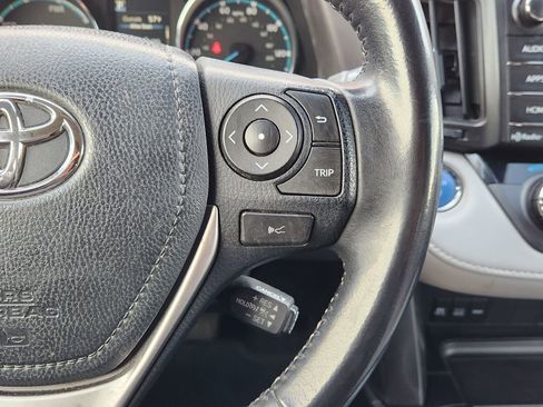 Used 2018 Toyota RAV4 XLE image 33