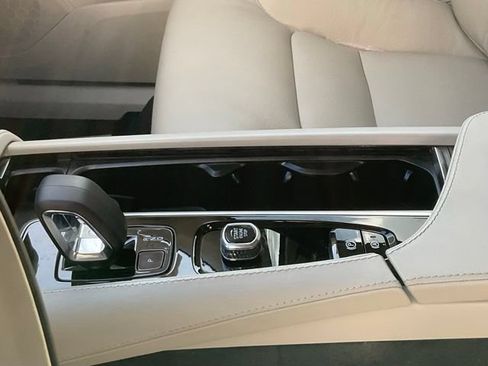 Certified 2024 Volvo XC90 B6 Plus AWD/4WD image 15