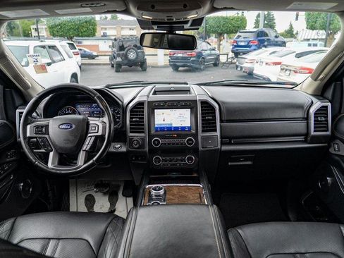Used 2020 Ford Expedition Platinum image 18