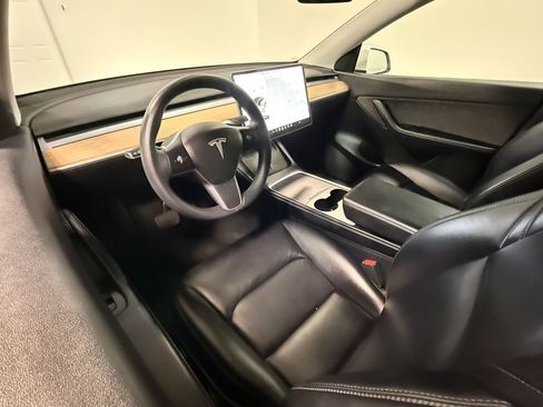 Used 2021 Tesla Model Y Long Range AWD/4WD image 2