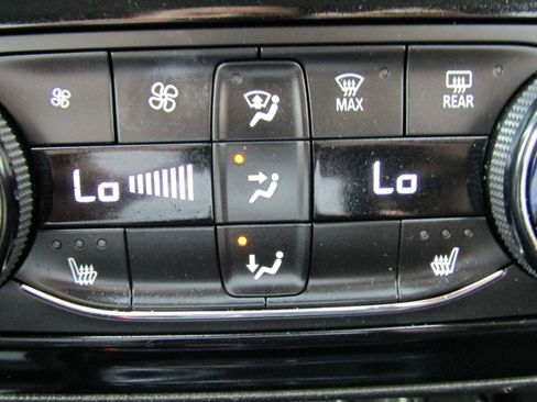 Used 2020 Buick Encore GX Select w/ Sport Touring Package AWD/4WD image 24