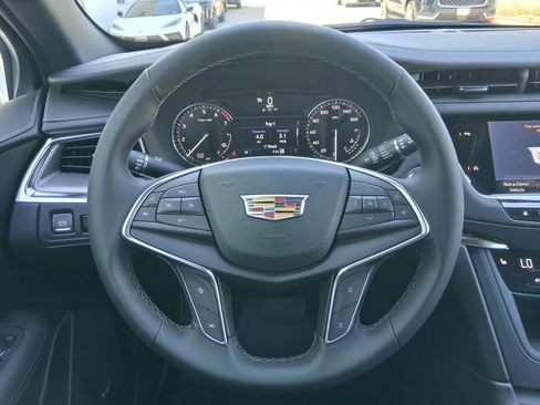 New 2026 Cadillac XT5 Luxury w/ LPO, Floor Liner Package AWD/4WD image 9
