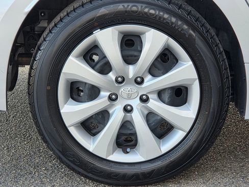 Used 2024 Toyota Corolla LE image 9